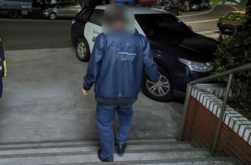 醉翁酒後迷途  基四警熱心助返家
