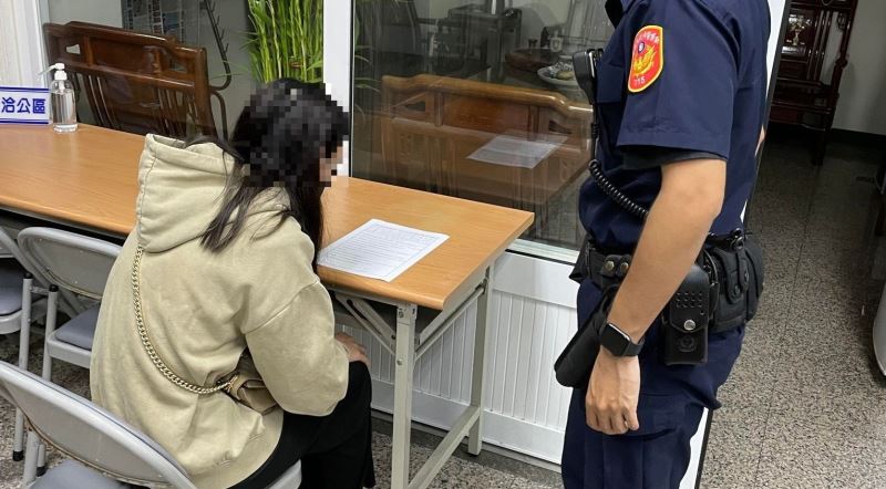 女子遇假交友詐騙 長竹警即時阻詐護荷包 女子遇假交友詐騙 長竹警即時阻詐護荷包