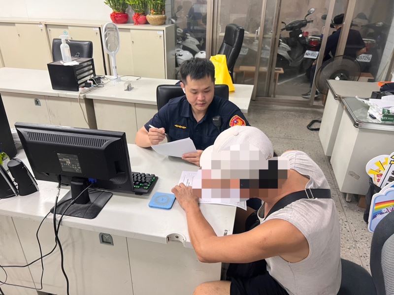 因病無法工作陷貧困 暖警助申請急難救助渡難關 因病無法工作陷貧困 暖警助申請急難救助渡難關
