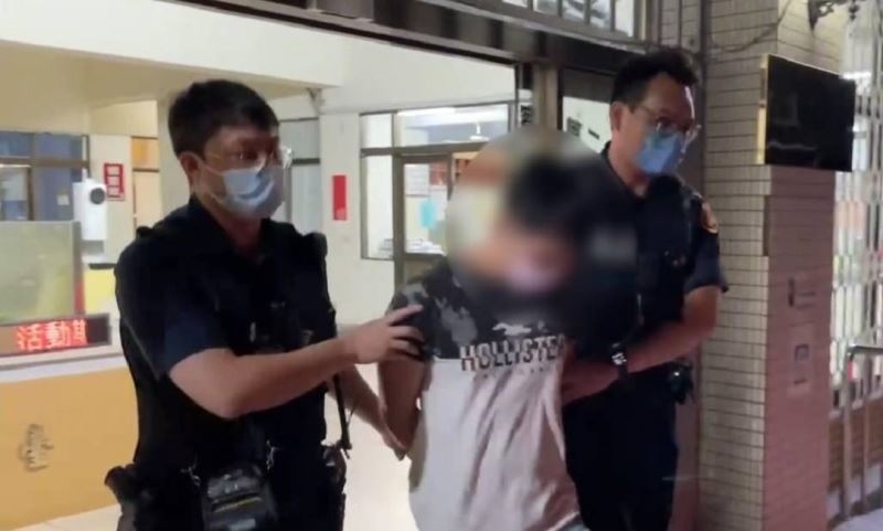 男行竊遭圍捕 藏躲6小時仍遭鍥而不捨南警緝獲並起獲毒品送辦 男行竊遭圍捕 藏躲6小時仍遭鍥而不捨南警緝獲並起獲毒品送辦
