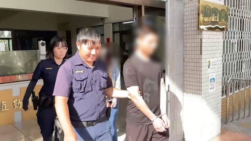 女車手專心提款不知警正盯著  遭警查獲百萬多元詐款送辦2人聲押