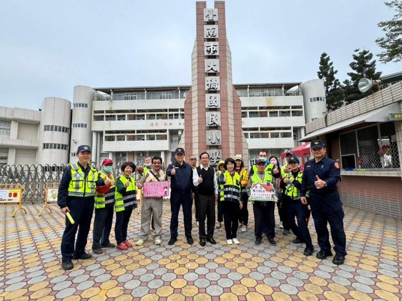 學童歡欣返校首日 警方全力保障安全