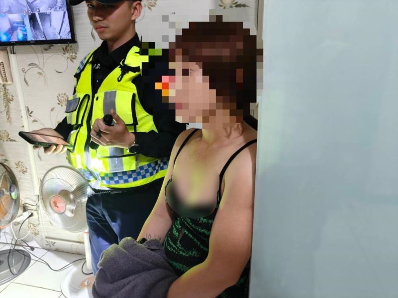 按摩養生館暗藏春色，永康警夜間臨檢一舉查獲色情應召站