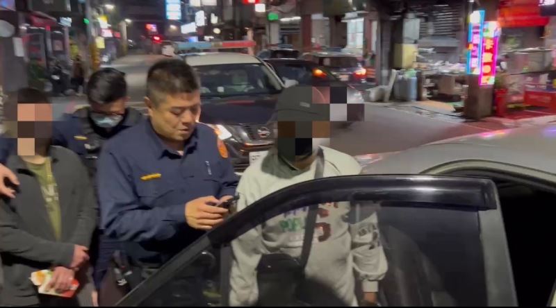2竊嫌欲行竊!基警通報攔截圍捕迅速查獲 2竊嫌欲行竊!基警通報攔截圍捕迅速查獲