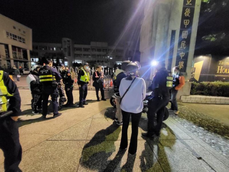 市府環保局聯合南警一分局 強力取締改裝車輛還民安寧 市府環保局聯合南警一分局 強力取締改裝車輛還民安寧