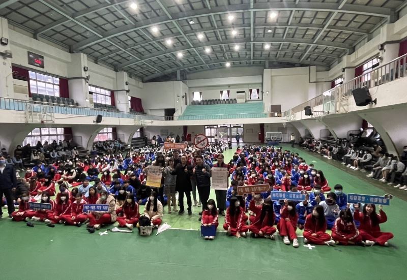 基警校園宣導反霸凌反詐 保護學生遠離危害 基警校園宣導反霸凌反詐 保護學生遠離危害