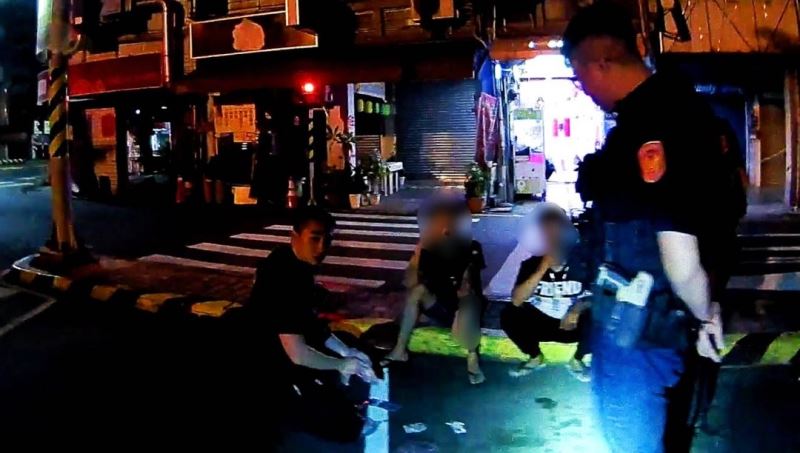 2男買毒未及食用遇警攔檢  起獲安毒咖包及安毒305公克送辦