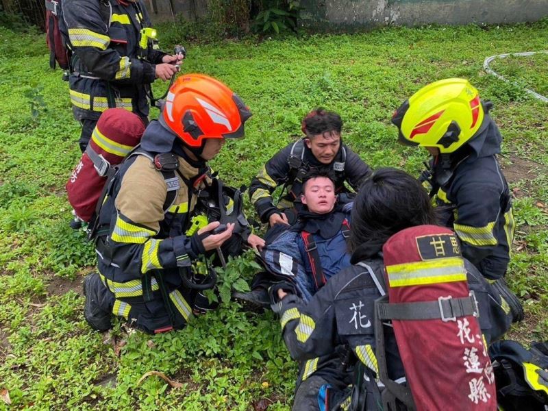 花蓮縣消防局辦理火場緊急救援訓練  強化消防人員救災應變能力