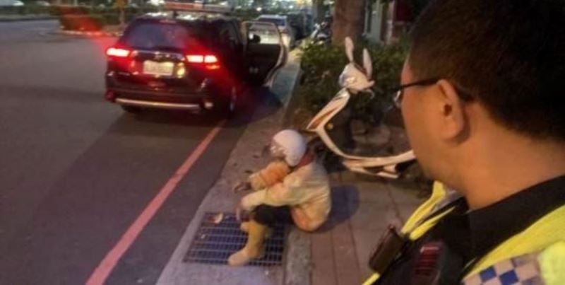 老翁外出迷途  長竹警溫馨助返家
