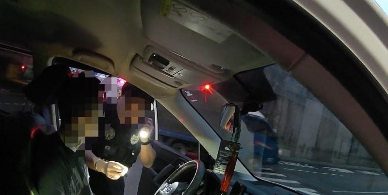恍惚駕駛橫停高速路口機車道上 竟遭南警保大查獲新興毒品哈密瓜錠 恍惚駕駛橫停高速路口機車道上 竟遭南警保大查獲新興毒品哈密瓜錠