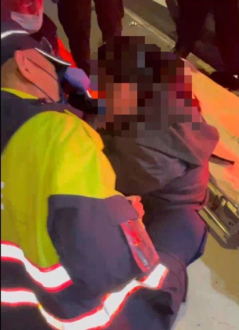 女子跨坐橋墩 南「警」急救人勸回 女子跨坐橋墩 南「警」急救人勸回