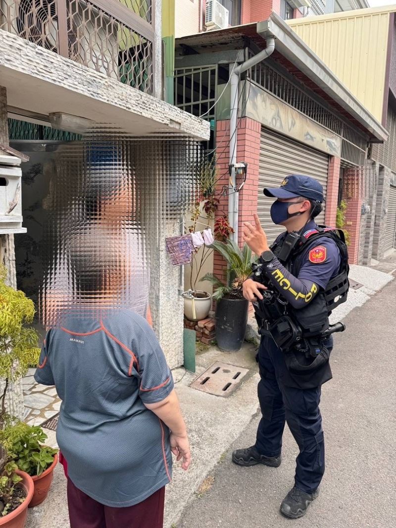 永康熱血青澀警平安護送迷途婦人返家