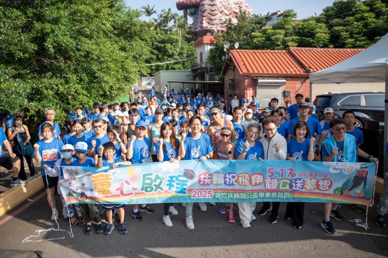 真「馬」路跑！竹市普天宮關公盃畢業路跑暨關聖帝君聖像清洗儀式 邱臣遠代理市長肯定普天宮深耕公益文化