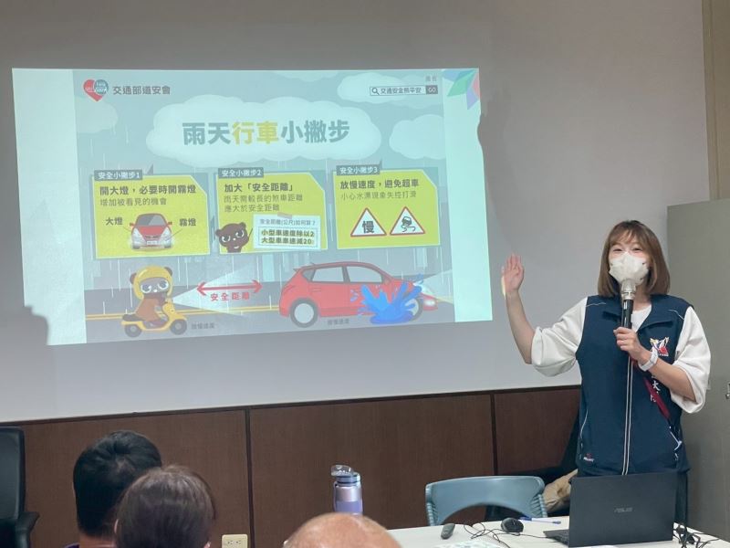 清潔城市不忘安全行! 南警交通大隊結合環保局 巡迴交安知識講座開課 清潔城市不忘安全行! 南警交通大隊結合環保局 巡迴交安知識講座開課